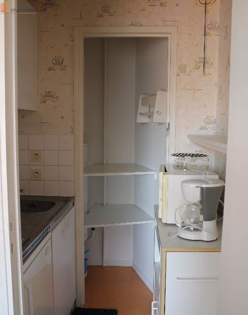 Studio meublé 25m² Cherbourg-en-Cotentin - Meublé, 1er étage - Photo 2
