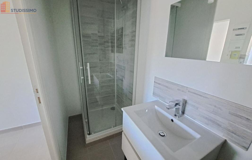 Studio 27m² Grandparigny 50600 - Meublé, DPE C - Photo 1