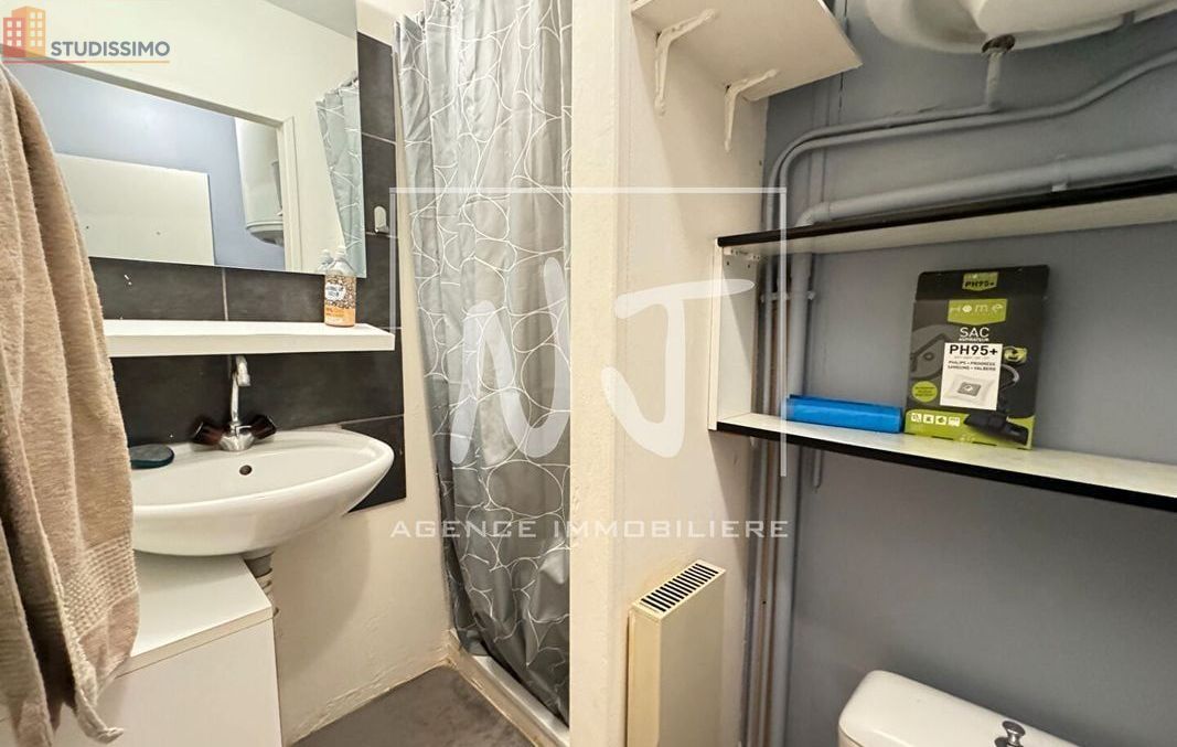 Studio 13m² Angers centre - Lumineux, dernier étage - Photo 2