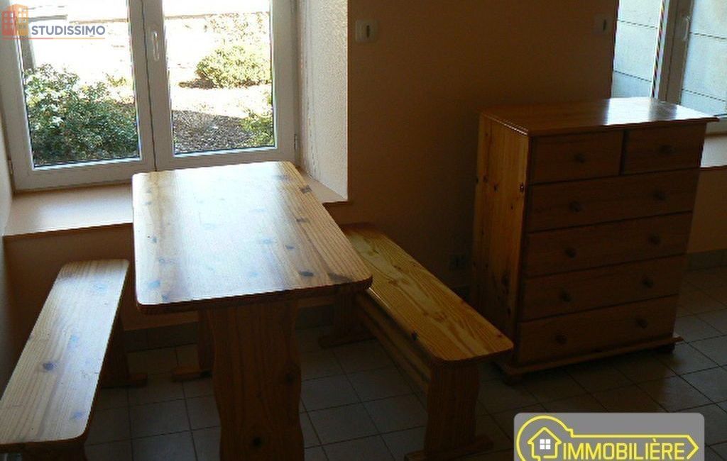 Studio meublé 19m² Saint-Hilaire-du-Harcouët - Meublé - Photo 1