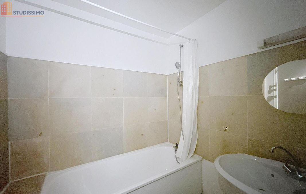 Studio meublé 15m² Reims 51100 - Meublé, 2e étage - Photo 1