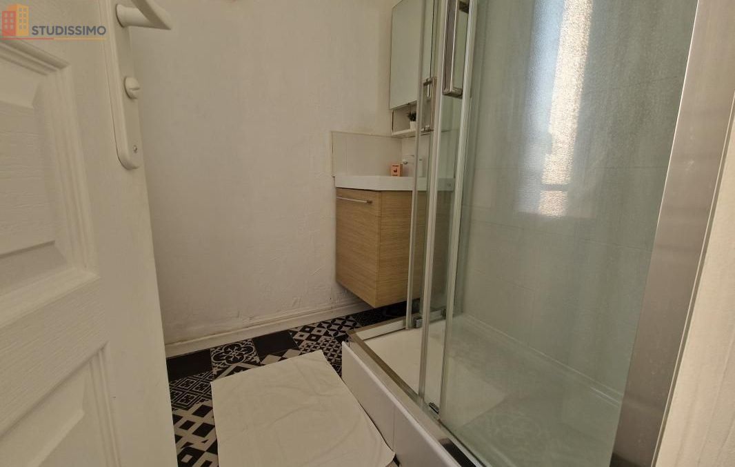 Studio meublé 19m² Reims 51100 - Meublé, 3e étage - Photo 2