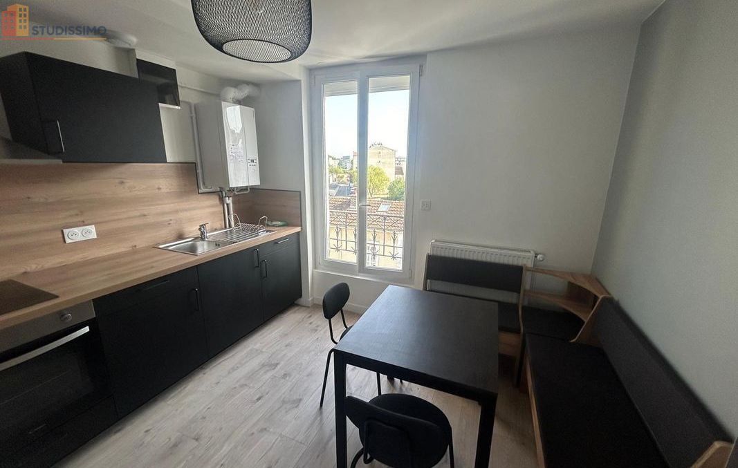Studio meublé 40m² Reims 51100 - Meublé, 2e étage - Photo 1