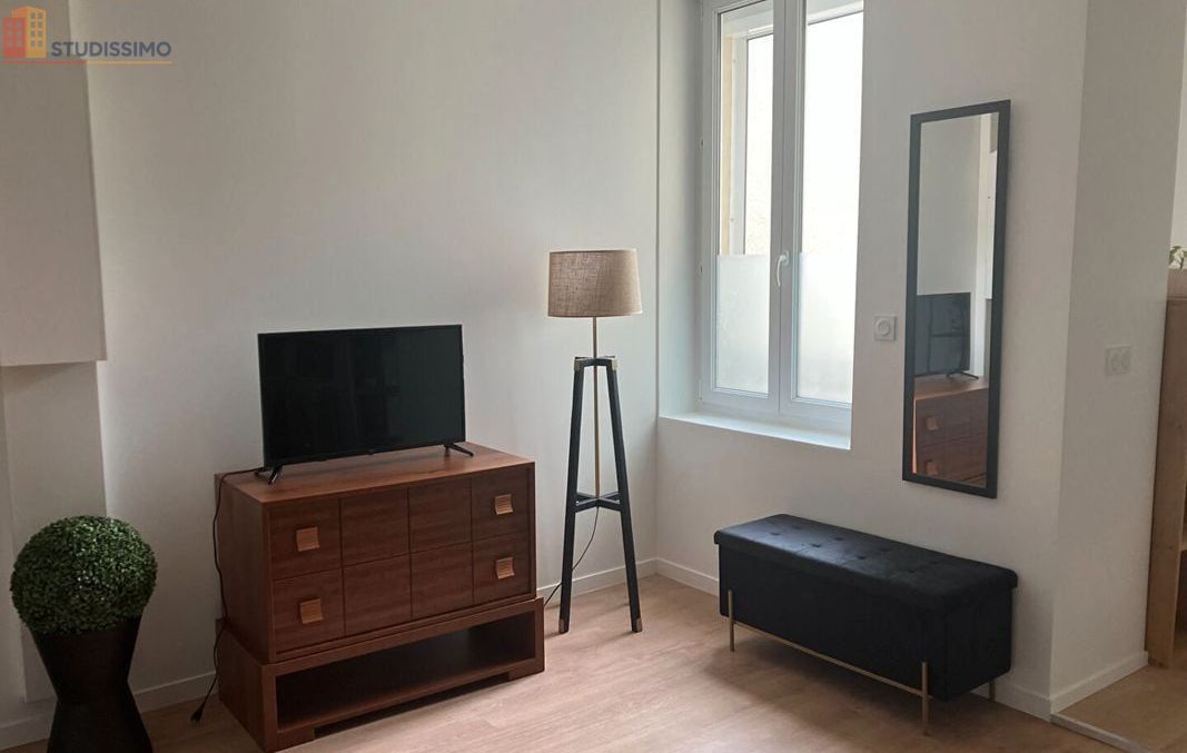 Studio meublé 25m² Reims 51100 - Meublé, DPE C - Photo 2