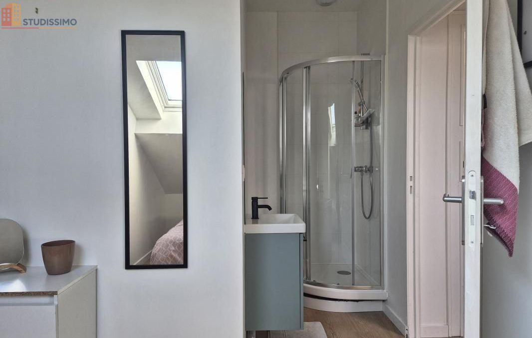 Studio 75m² Reims 51100 - Meublé, étage 3 - Photo 2