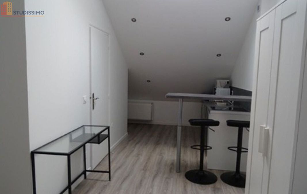 Studio meublé 15m² Reims - Lumineux, dernier étage - Photo 1