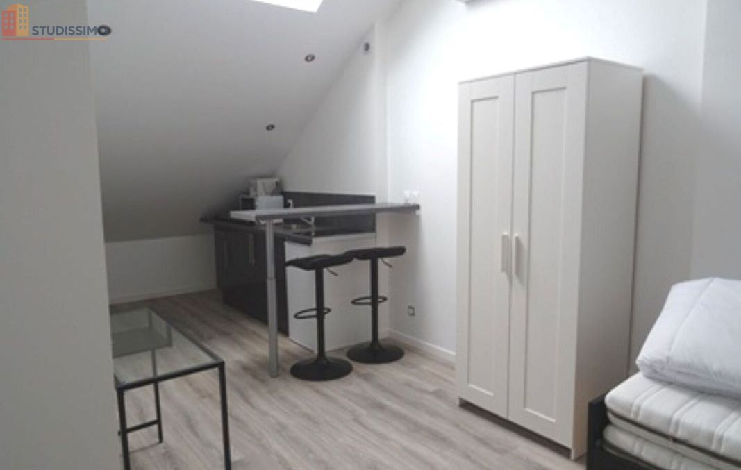 Studio meublé 15m² Reims - Lumineux, dernier étage - Photo 2