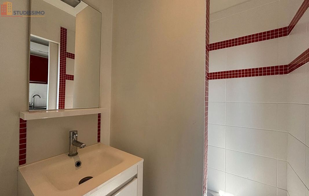 Studio 14m² Reims centre - Meublé, au 3e étage - Photo 2
