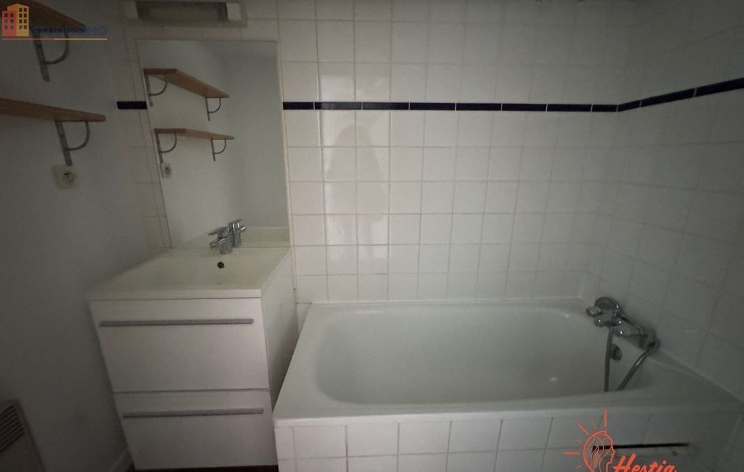 Studio meublé 28m² Châlons-en-Champagne - Meublé, 3e étage - Photo 1