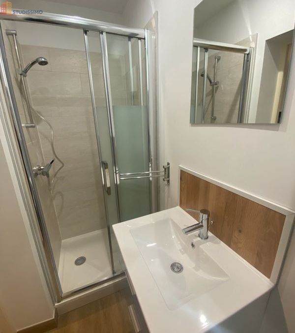 Studio 18m² Reims 51100 - Meublé, charges EDF comprises - Photo 1