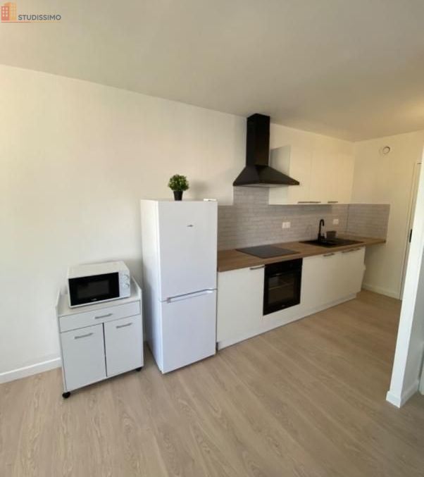 Studio meublé 9m² Reims 51100 - Calme, au 2e étage - Photo 3