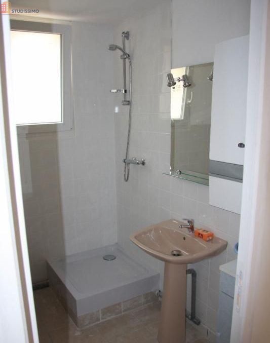 Studio meublé 13m² Reims 51100 - Meublé, 1 pièce - Photo 1
