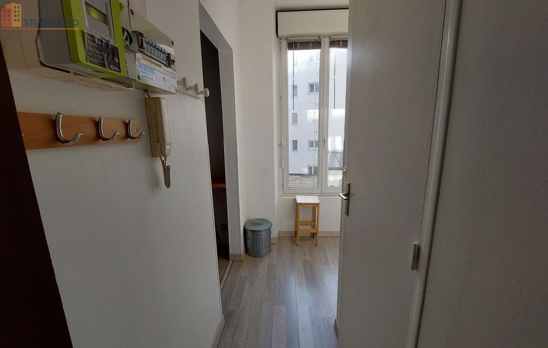 Studio meublé 25m² Reims - Meublé, 1er étage - Photo 5