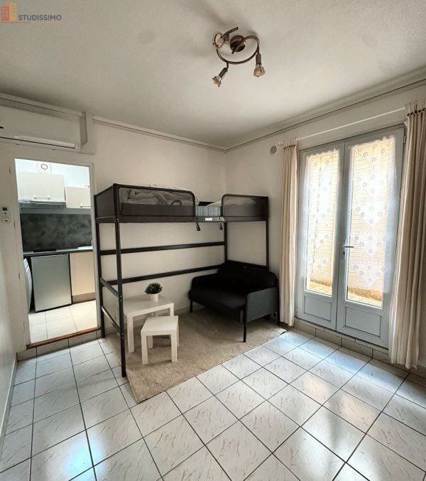Studio meublé 16m² Reims centre - Calme, lumineux - Photo 1