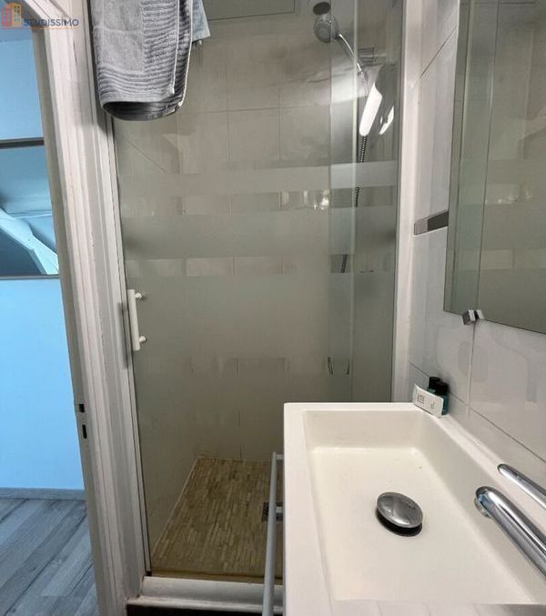 Studio meublé 14m² Reims 51100 - Au calme, 3e étage - Photo 2