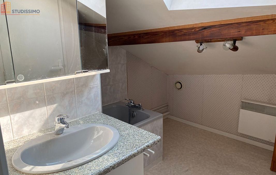Studio meublé 16m² Reims 51100 - Lumineux, 2e étage - Photo 2