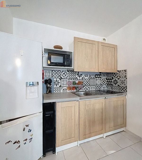 Studio meublé 28m² Reims 51100 - Meublé, DPE C - Photo 4