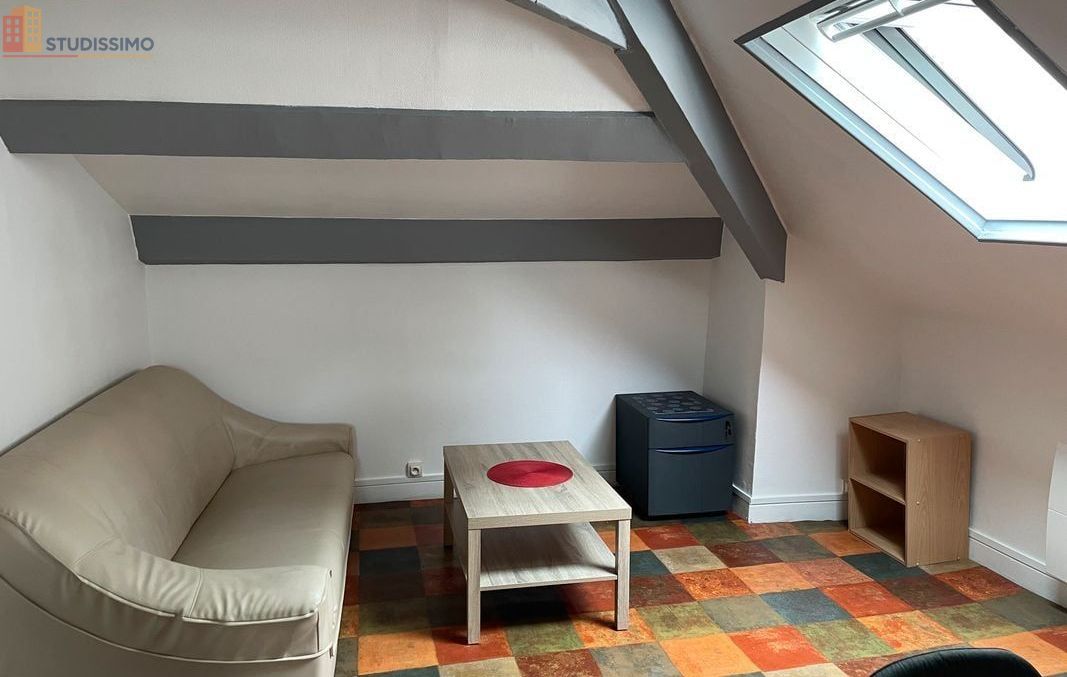 Studio meublé 14m² Reims 51100 - Dernier étage, lumineux - Photo 1