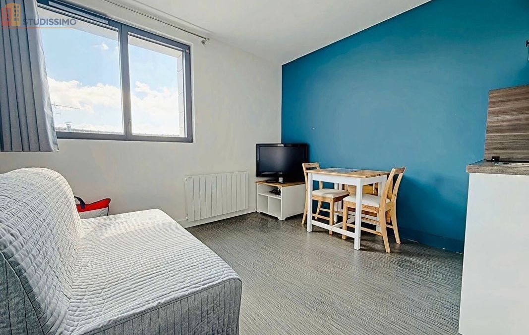 Studio meublé 16m² Reims 51100 - Meublé, 2e étage - Photo 1
