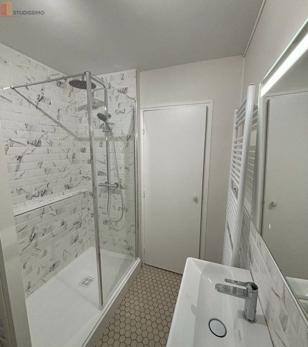 Studio meublé 31m² Reims centre - Calme, lumineux - Photo 2