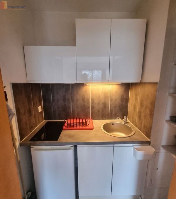 Studio meublé 18m² Reims 51100 - Lave-linge, lumineux - Photo 8