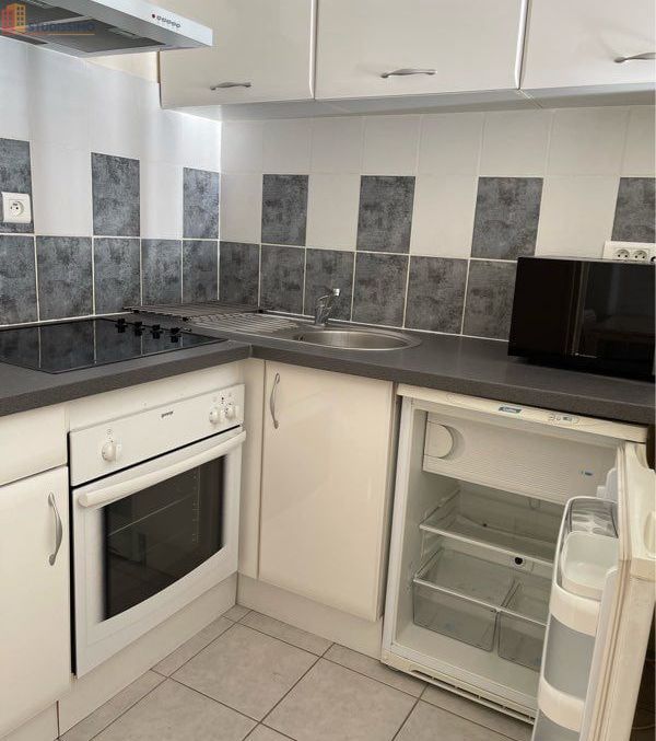 Studio meublé 28m² Reims 51100 - Meublé, parking - Photo 2