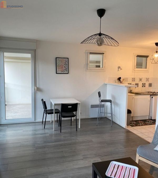 Studio meublé 32m² Reims centre - Lumineux, proche commodités - Photo 2