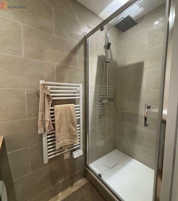 Studio meublé 21m² Reims 51100 - Rénové, proche centre-ville - Photo 2
