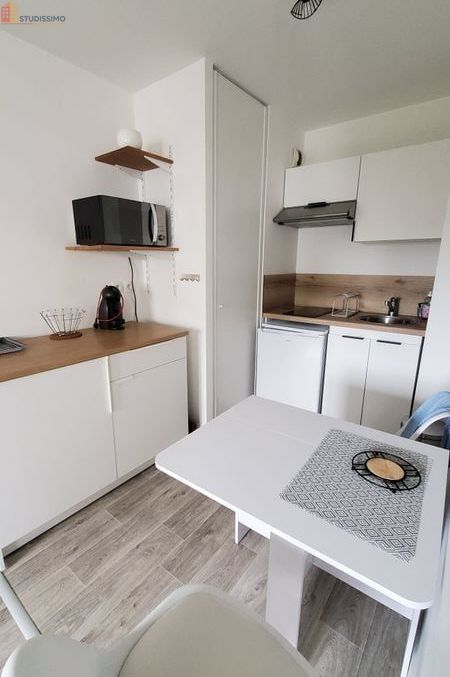 Studio 31m² Reims - Meublé, place de parking - Photo 2