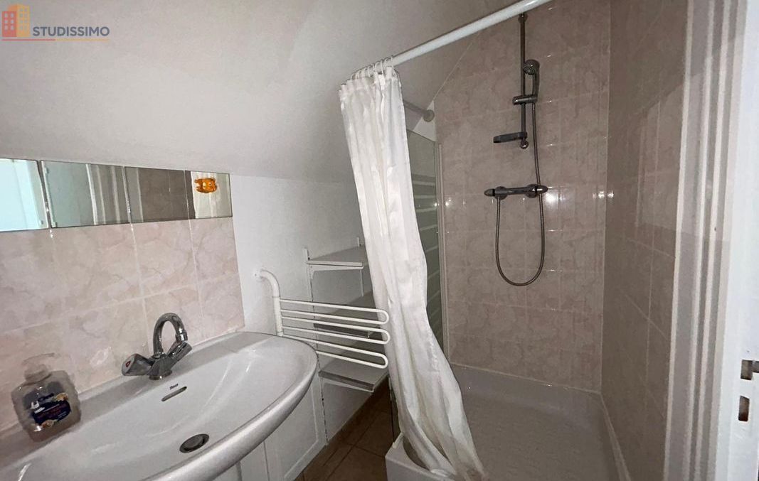 Studio meublé 15m² Reims - Meublé, 2e étage - Photo 1