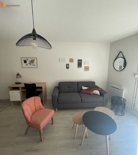 Studio meublé 33m² Reims centre - Balcon, parking - Photo 4