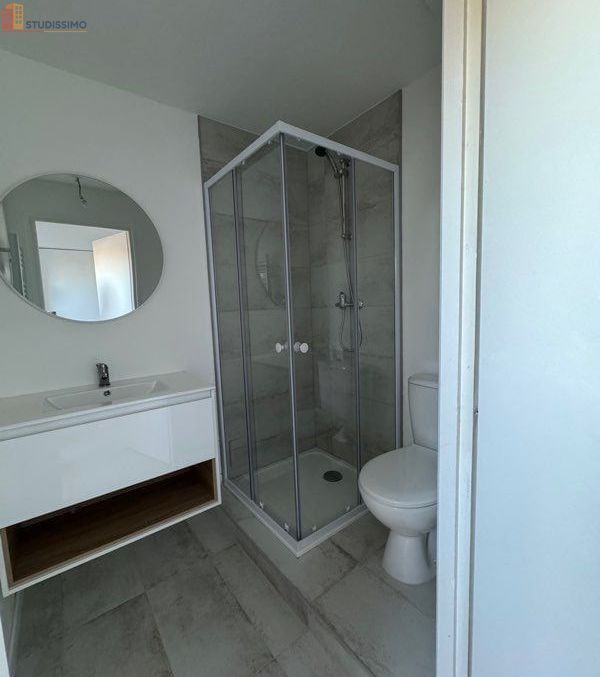 Studio meublé 9m² Châlons-en-Champagne - Meublé, dernier étage - Photo 1