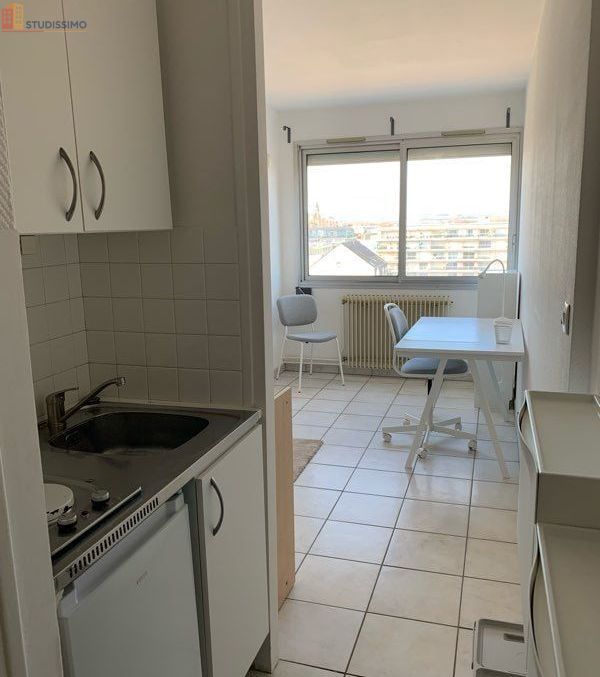 Studio meublé 19m² Reims 51100 - Meublé, en résidence - Photo 2