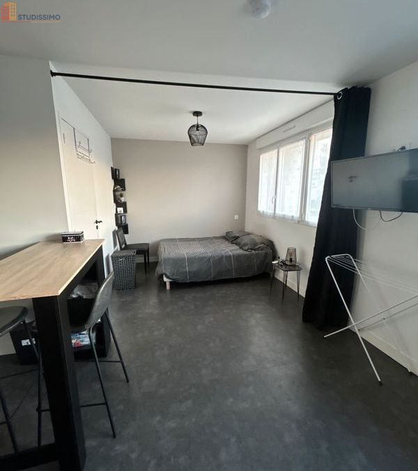 Studio 25m² Laval - Proche gare, meublé - Photo 2