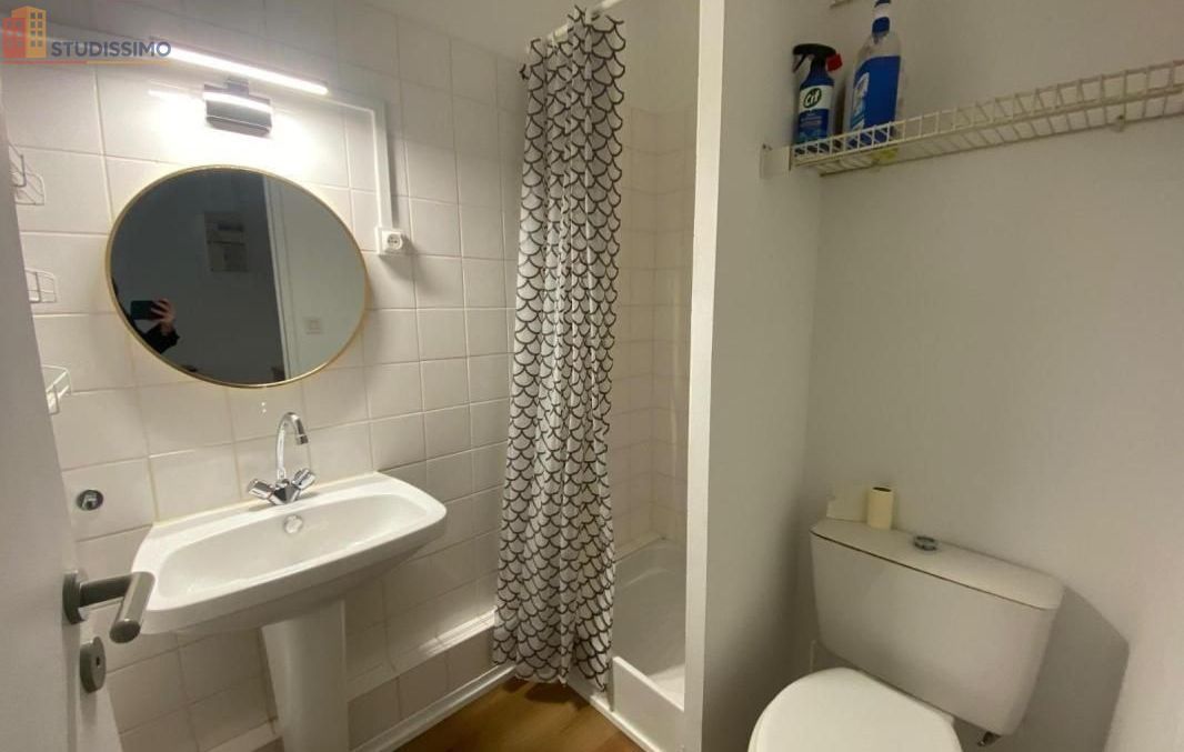 Studio 18m² Laval 53000 - Meublé, 2e étage - Photo 1