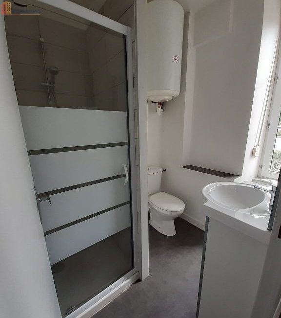 Studio 22m² Mayenne 53100 - Meublé, 1er étage - Photo 1