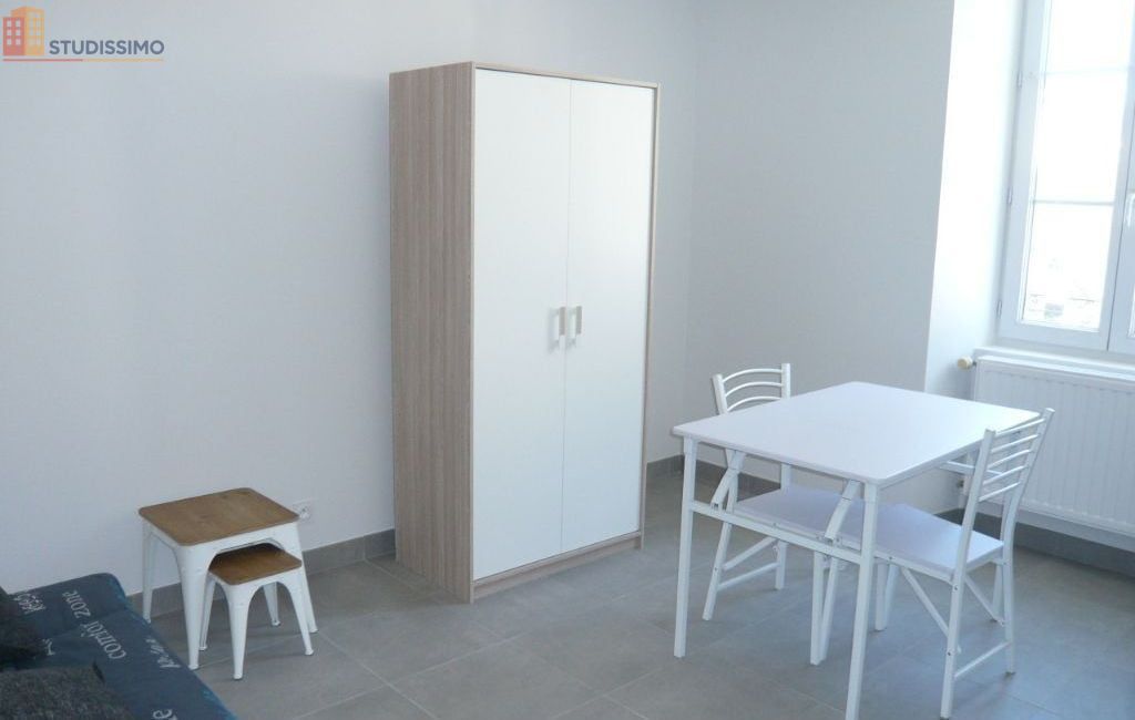 Studio à Laval