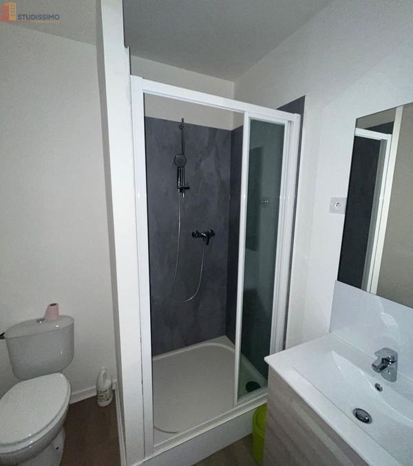 Studio meublé 19m² Laval - Refait à neuf, proche gare - Photo 1