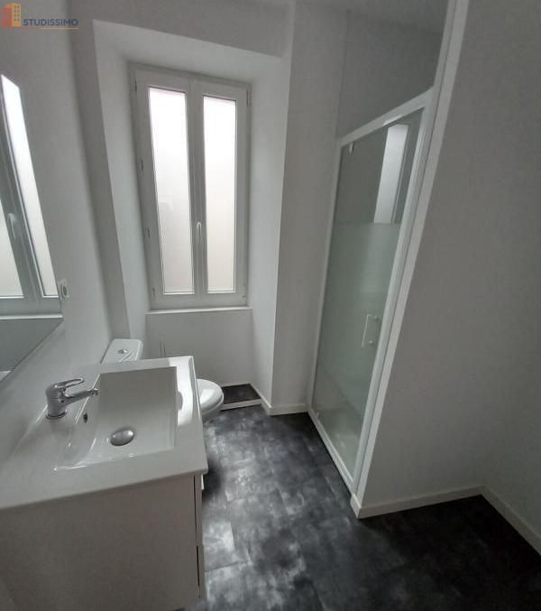 Studio meublé 15m² Laval 53000 - Meublé, DPE D - Photo 1