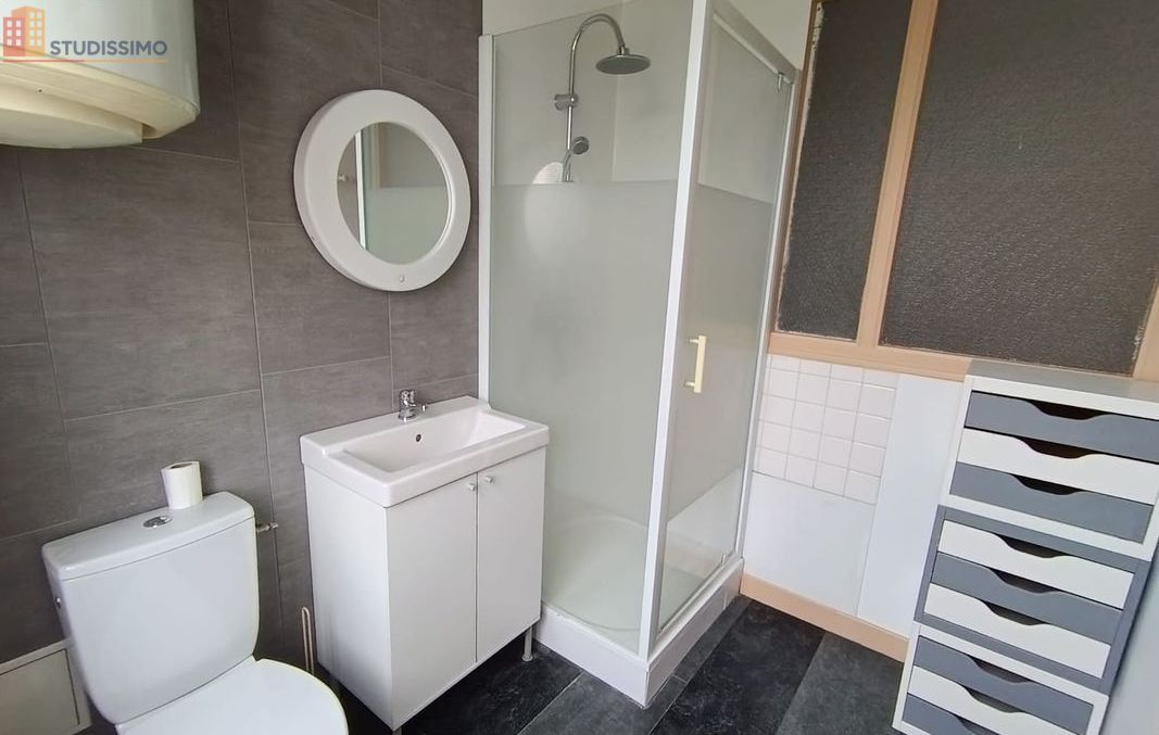Studio meublé 23m² Laval centre - Proche gare - Photo 1