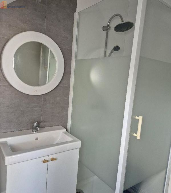 Studio meublé 18m² Laval centre - Calme, lumineux - Photo 1