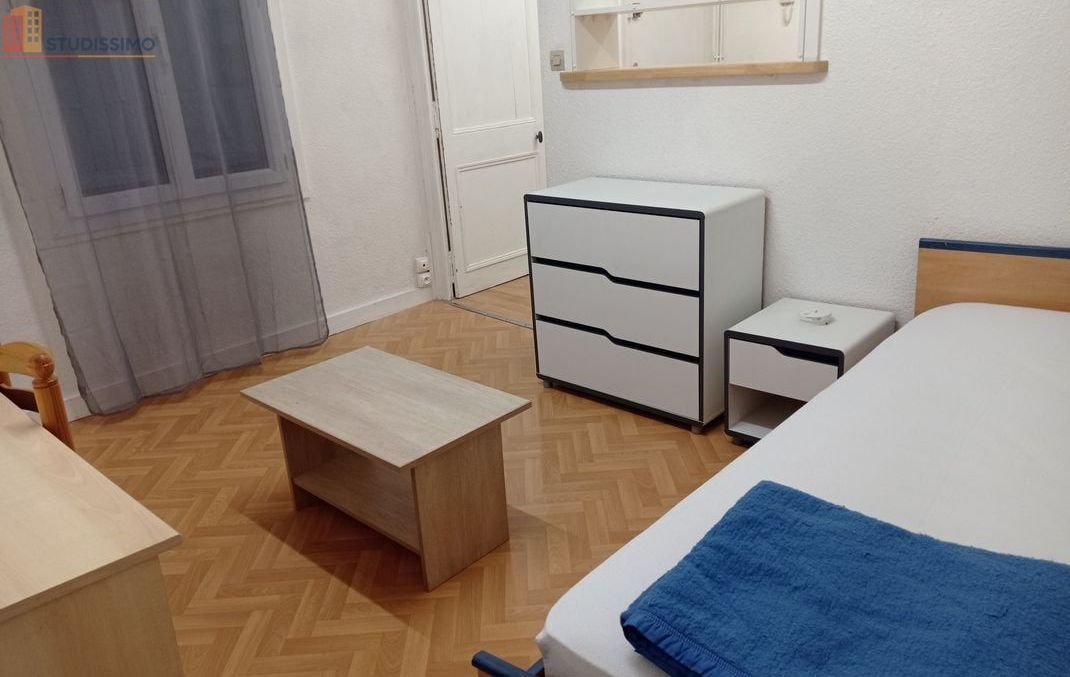 Studio meublé 20m² Laval 53000 - Meublé, DPE D - Photo 2
