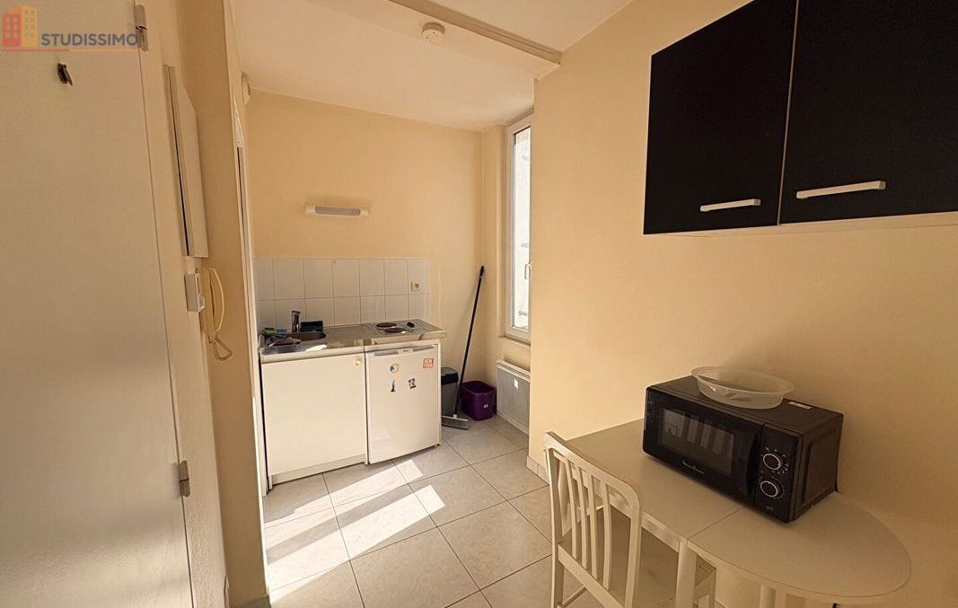 Studio 18m² Laval 53000 - Photo 3