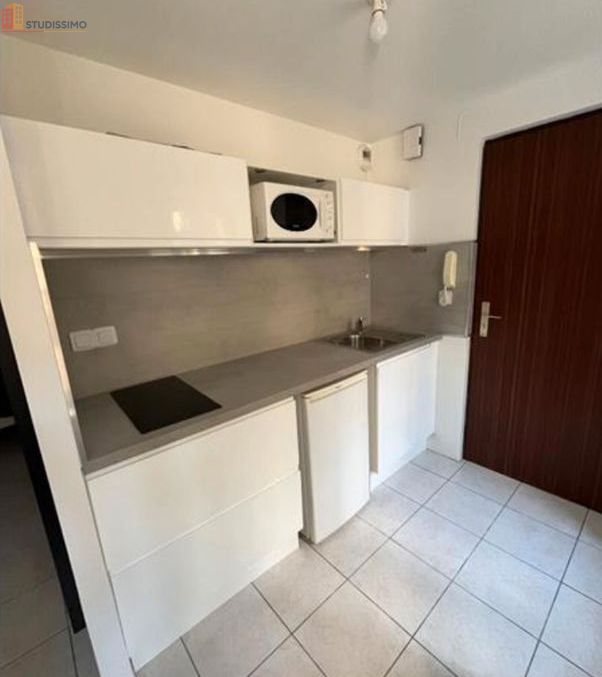 Studio 20m² Laval centre - Rénové, meublé - Photo 2