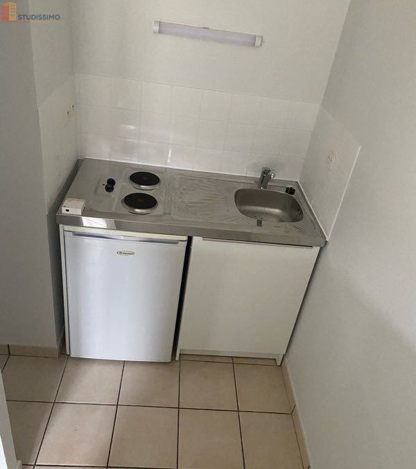 Studio 20m² Laval - - Photo 2
