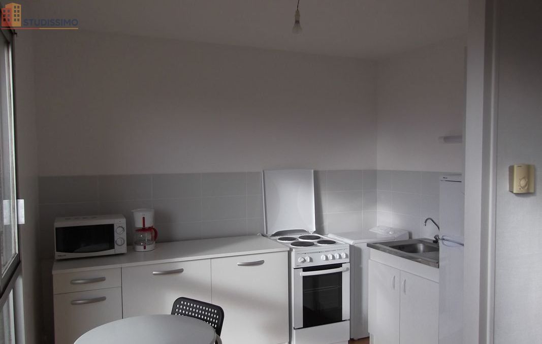 Studio meublé 40m² Laval centre - Lumineux, 4e étage - Photo 2