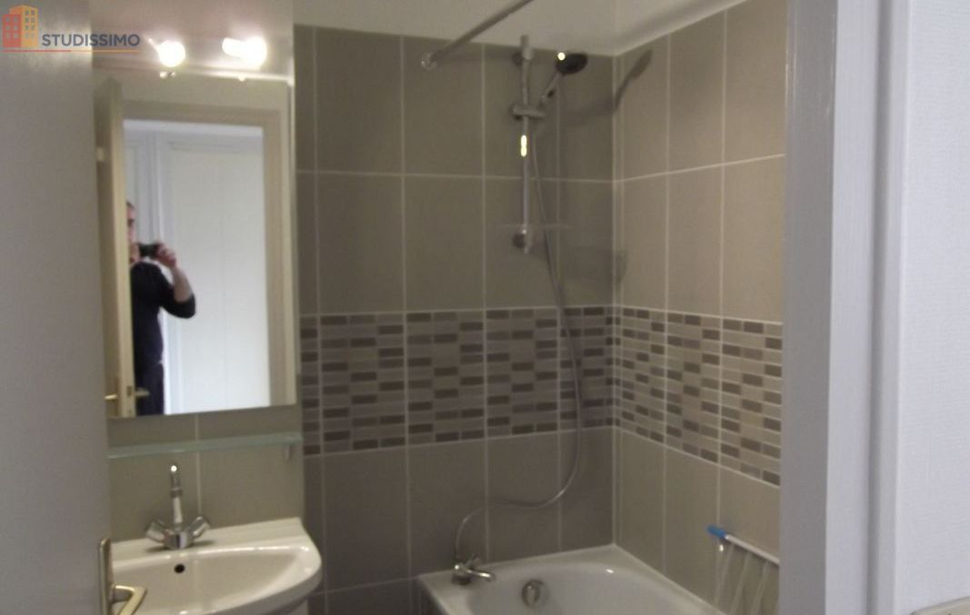 Studio meublé 40m² Laval centre - Lumineux, 4e étage - Photo 1