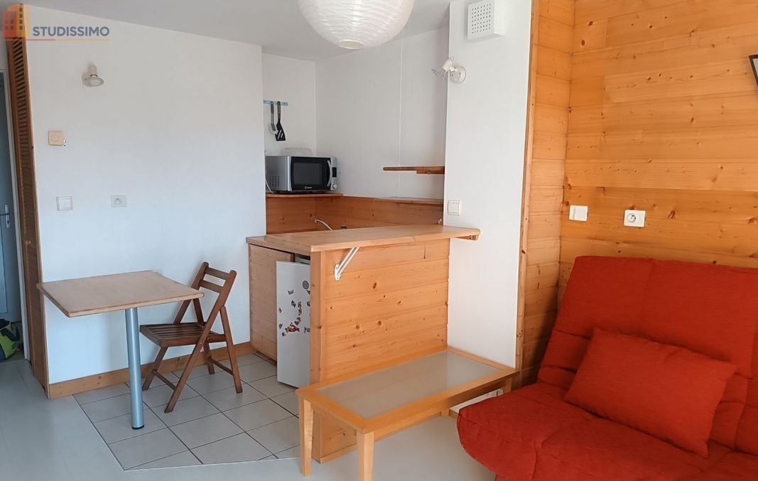 Studio meublé 19m² Laval centre - Parking privé, calme - Photo 2