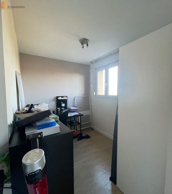 Studio 30m² Laval 53000 - Parking, cave - Photo 5