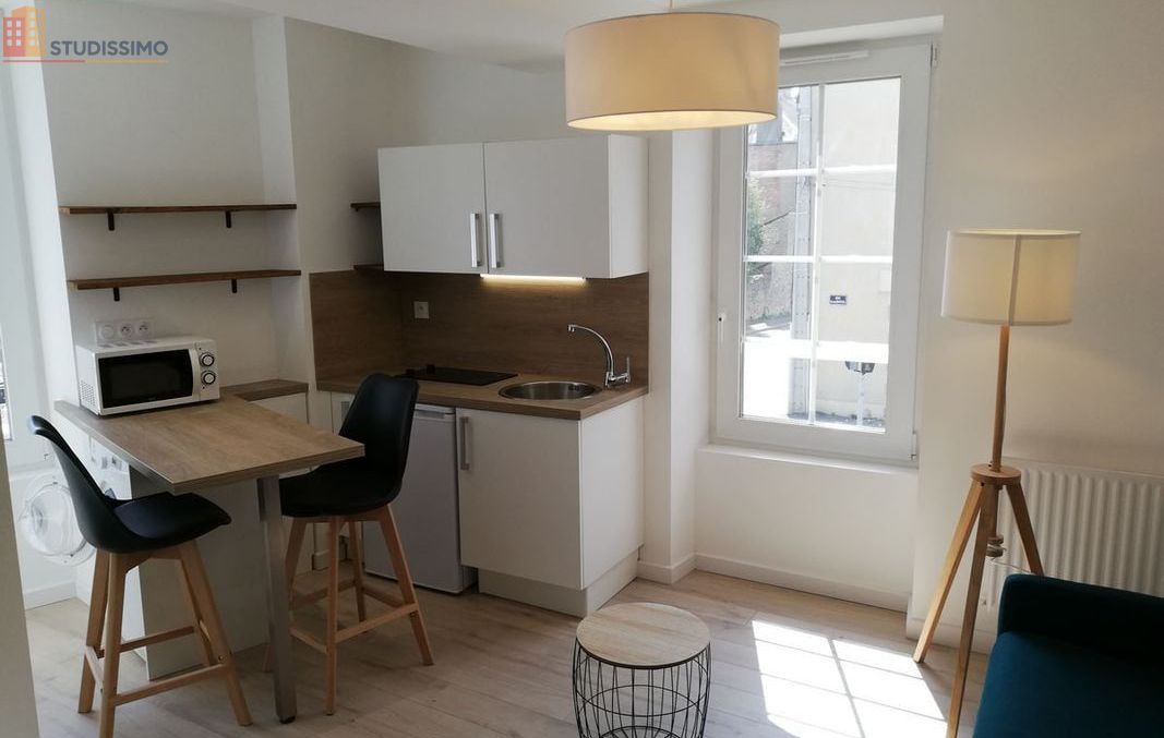 Studio meublé 18m² Laval 53000 - Rénové, extérieur - Photo 2